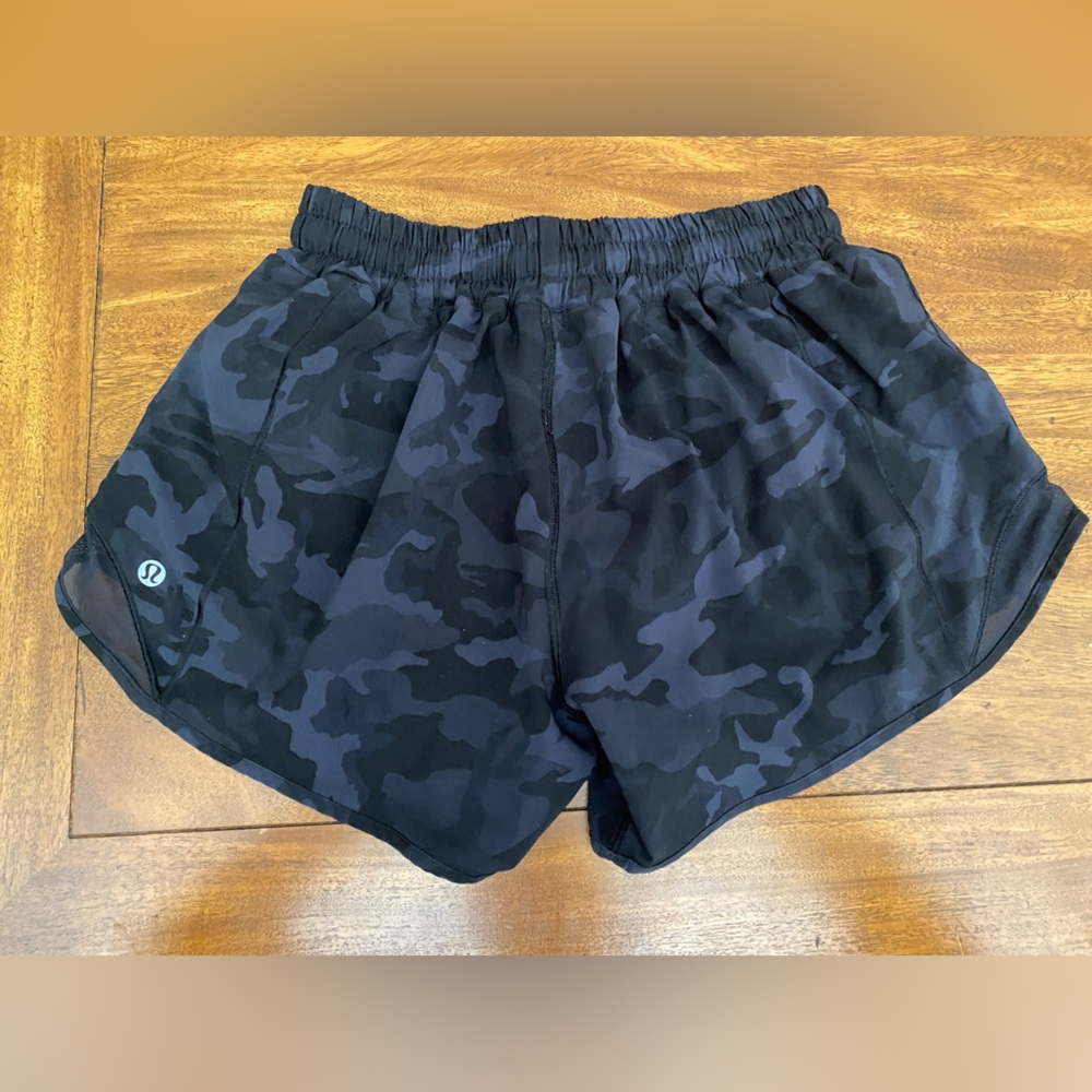 Black Camo Lululemon Hotty Hot Shorts 4” inseam